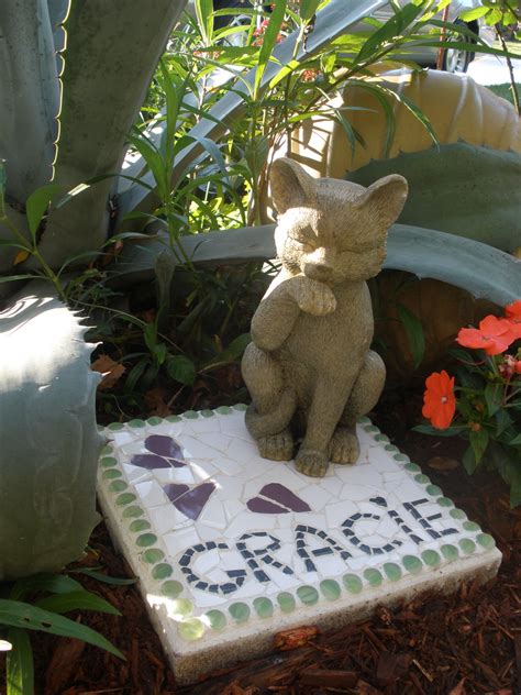 Cat memorial garden stake with bell for cat grave (outdoor garden) : Grave marker for my Garden Cat Gracie. She wore a collar ...