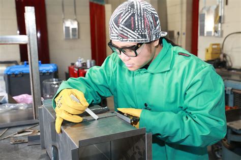 Reservist Returns From Deployment To Sheet Metal Apprenticeship Smart