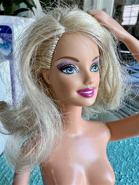 1998 1999 Nude Barbie Doll Blonde Hair Blue Eyes Side Part