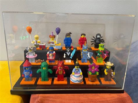 Lego Minifigures Series 18 Complete Set In Display Box Hobbies And Toys Toys And Games On Carousell