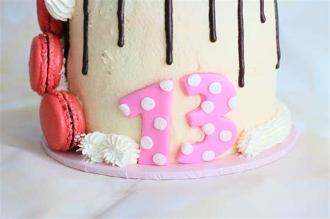 This is a chocolate sponge cake with vanilla buttercream, covered in chocolate ganache, milk chocolate drip and chocolate. bakingmummy 俏媽咪烘焙坊: Chocolate Explosion Drip Cake