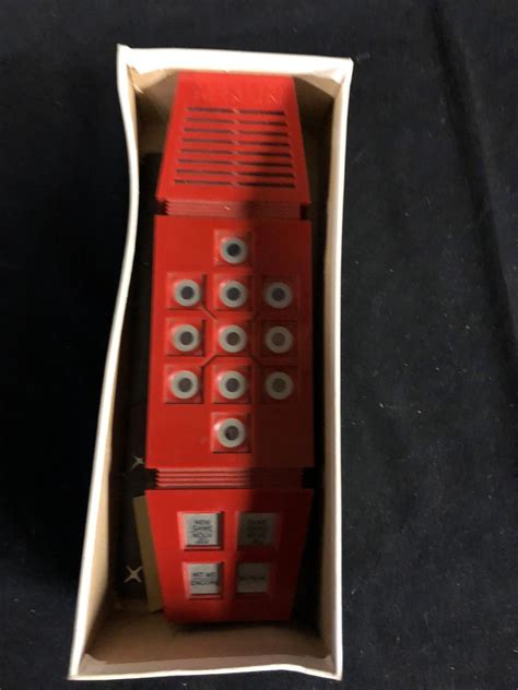 Vintage Merlin Electronic Wizard Handheld Game In Box