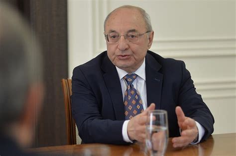 İşte, vergi rekortmenliği de bulunan o isim hakkında merak edilen bazı bilgiler. Opposition in Armenia Backs Vazgen Manukyan to Head ...