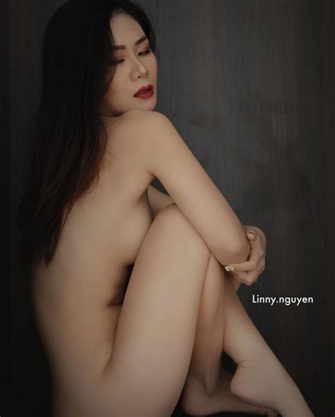 Linny Nguyễn Album Ngây Thơ của người mẫu chụp ảnh nude chuyên