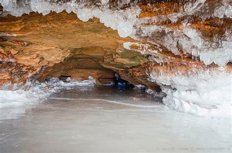 Stunning Ice Formations On Lake Superior Ice Cave Amusing Planet