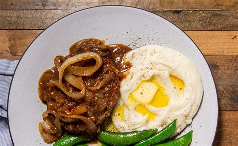 This Easy Smothered Cube Steak Is Weeknight Dinner Gold Recipe Cube Steak Cube Steak