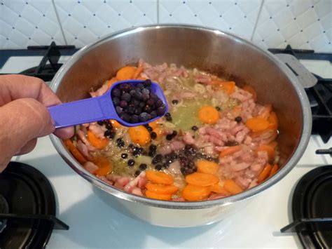 3 vous pouvez parsemer de coriandre fraîche avant de servir. Chou vert braisé - La recette facile par Toqués 2 Cuisine ...