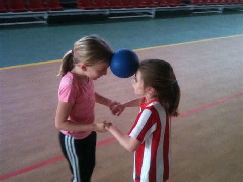 La reina de las abejas. Juegos Con Una Pelota Para Hacer Con Niños En Educacion ...