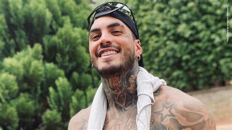 Mateo carvajal modificó el tatuaje que se hizo por melina ramírez. Así se veía Mateo Carvajal cuando era más joven y tenía ...