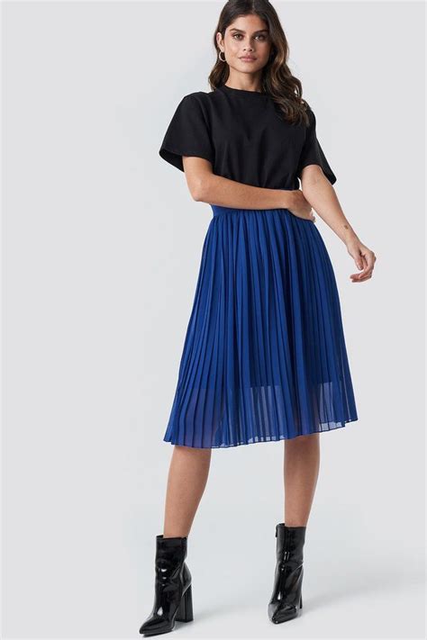 Https://tommynaija.com/outfit/blue Pleated Skirt Outfit