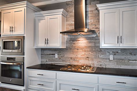 30 Kitchen Backsplash Ideas For White Cabinets Decoomo