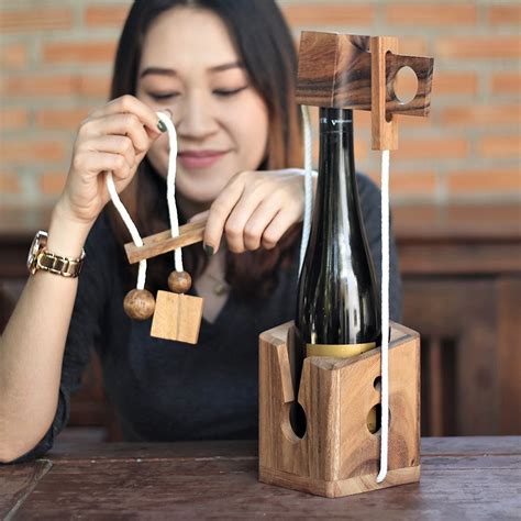 Make your own rustic, nautical, versatile wine bottles wrapped in jute twine. Disentanglement Puzzles | Rope Puzzles | Wood & String