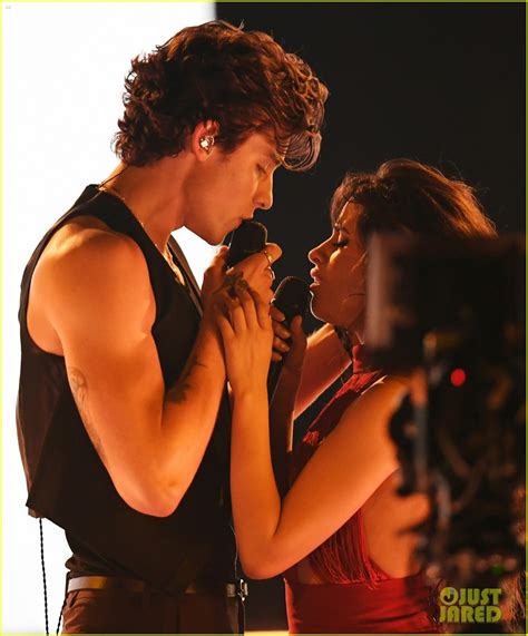 Full Sized Photo Of Shawn Mendes Camila Cabello American Music Awards 04 Watch Shawn Mendes