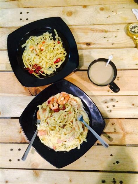 Kalau kamu ke puncak bareng pacar, nih, jangan cuma menikmati pemandangan alam atau udara dingin saja, dong. 13 Tempat Makan Best Di Puncak Alam Macam-Macam ADA - Saji.my