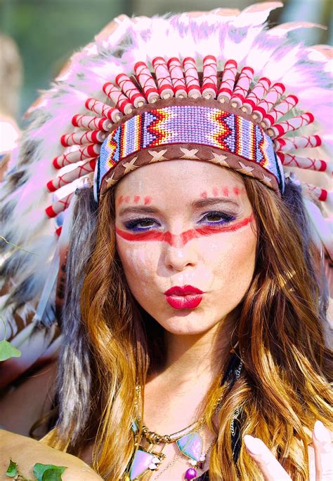 Woman Native American Costume Makeup Human Street Parade Portrait Indians Spring Jewelry