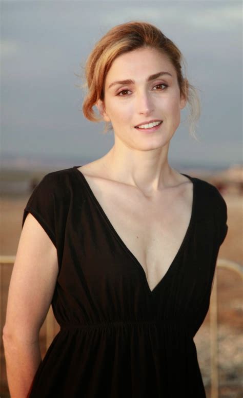 sexy and beautiful world julie gayet s hot and sexy photos