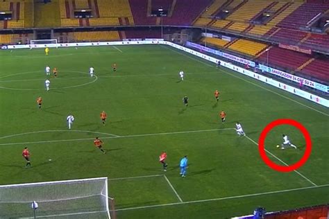 1 i due numeri indicano le presenze e le reti segnate, per le sole partite di campionato.il simbolo → indica un trasferimento in prestito. Rafael Leao come Mertens, il gol spettacolare in Benevento ...