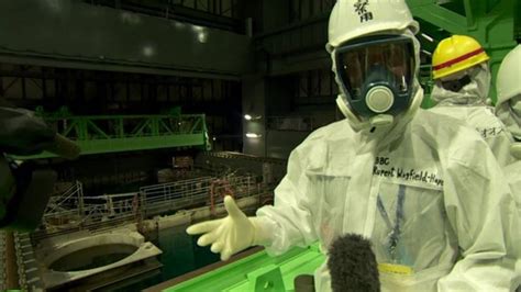 inside japan s stricken fukushima unit four nuclear reactor bbc news