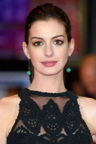 10 Anne Hathaway Long Hairstyles So Many Fun Styles