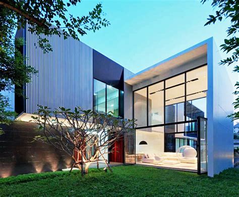 A dynamic angled roofline welcomes you to this modern ranch house plan. Naturally Ventilated YAK01 Home Keeps its Cool in Thailand ...