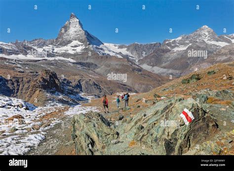 Excursionistas En Gornergrat Matterhorn Peak 4478m Zermatt Valais