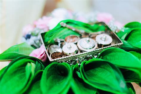 3 pilihan barang hantaran tunang wajib anda beli. Barang Hantaran Tunang Untuk Pihak Lelaki