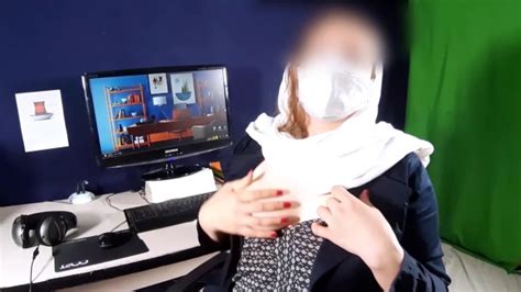 مچ کارمند محجبه و متاهلم رو گرفتم و کوس و کونش مال خودم شد Caught My Secretary Watching Porn