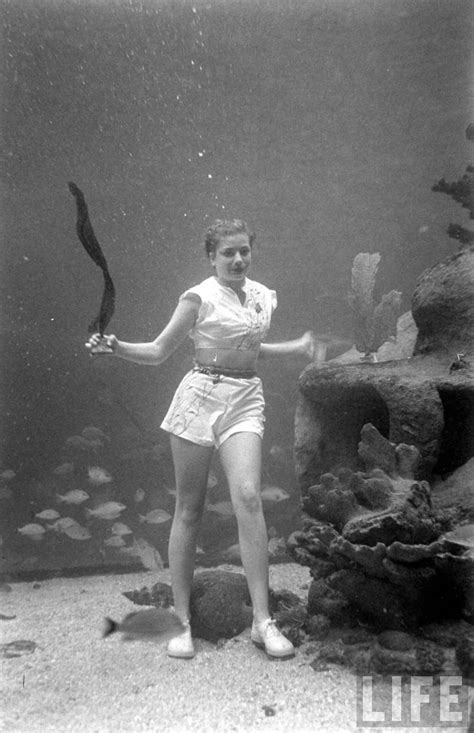 Amazing Pictures Of An Underwater Fashion Show In 1947 ~ Vintage Everyday