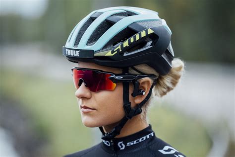 Oakley Radar Pace Features Voice Activated Real Time Coaching