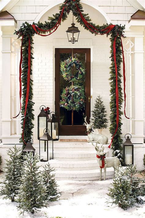20 Elegant Outdoor Christmas Decorations Perfect For The Holiday Season