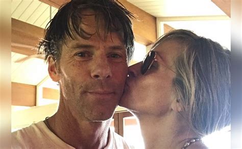 Julia Roberts Danny Moder Celebrate 18 Years Of Togetherness