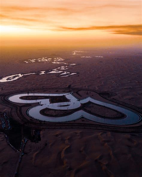 Dubai Has A Heart Shaped ‘love Lake In The Middle Of The Desert