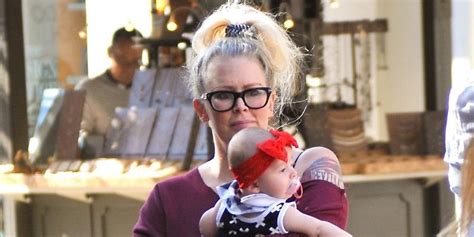 Jenna Jameson Faces Backlash Over A Breastfeeding Photo With Daughter Batel