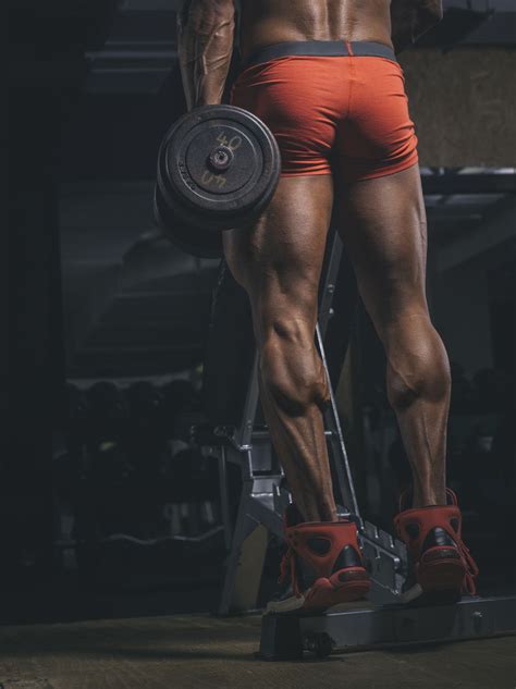 This Calf Workout Superset Works The Lower Legs For Muscle Growth
