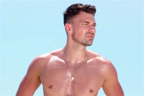 The best gifs are on giphy. Love Island 2018: Cast Samira and Rosie to fight over newbie Sam Bird? | Daily Star