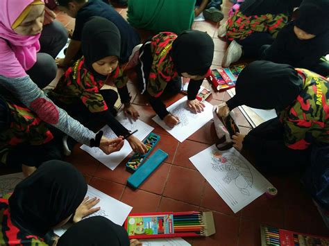 Secara gratis bisa anda download dan unduh sesuai pilihan kesukaan sobat di atas merupakan beberapa jenis gambar ikan kartun lucu yang sobat cari berdasarkan nama ikan. Most Wanted Gambar Tulisan Parti, Terbaru!