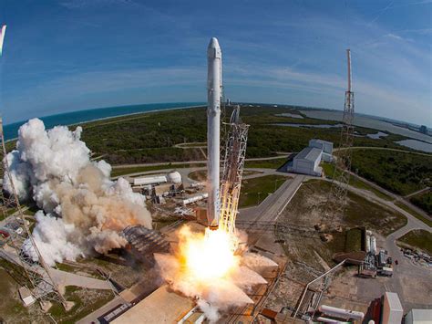 Spacex Launches Rocket From Nasas Historic Moon Pad Wcpo Cincinnati Oh