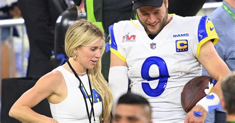 matthew stafford wife kelly explain reaction to photographer s fall at sb parade news scores