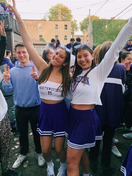 25 Cute College Game Day Outfit Ideas For Girls