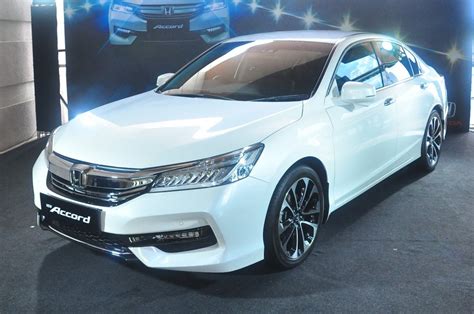 Honda malaysia is offering a range of optional accessories for the accord, including a modulo package for rm5,414 that includes front and rear under spoilers, side skirts and a trunk spoiler. New Honda Accord 2.4 VTi-L Advance comes with Sensing tech ...