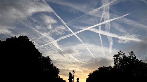 Chemtrails Are One Of The Most Popular Conspiracy Theories Heres What
