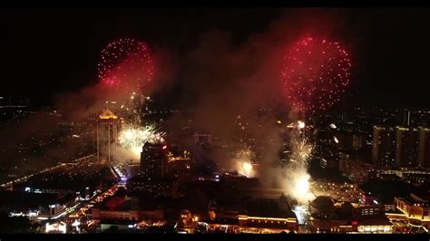 2020 countdown in klcc malaysia new years events!! SUNWAY PYRAMID NEW YEAR EVE 2020 COUNTDOWN - YouTube