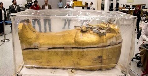 King Tuts Coffin To Be Restored For The First Time Since It Was