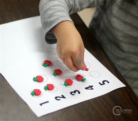 Apple Counting Activity For Preschoolers With Free Printable