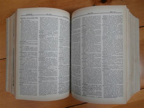 Can anyone identify what dictionary this is? I like to identify the ...