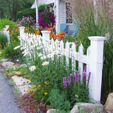 20 Beautiful Front Yard Cottage Ideas For Garden Landscaping In 2020