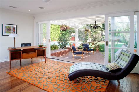 Modern Indoor Outdoor Living Room With Sliding Glass Doors 49091