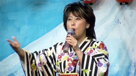 Jun 04, 2021 · タレント、友近（47）の友人と称する大物演歌歌手、水谷千重子が4日、東京・日本橋浜町の明治座で「水谷千重子50周年記念公演」の初日（13日まで）を迎えた。 水谷千重子、フェスの構想明かす「明菜ちゃんに出てもらい ...