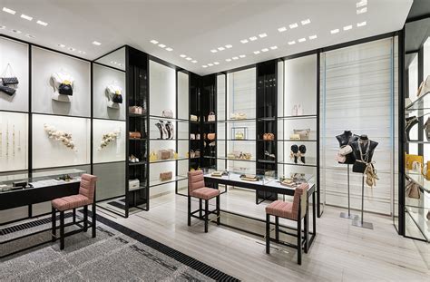 Chanel Flagship Store In Toronto Les FaÇons