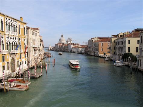 Bed and breakfast best holidays venice in venice is a b&b with 6 rooms. Venice, Italy | Best hotels in venice, Venice hotels, Best ...